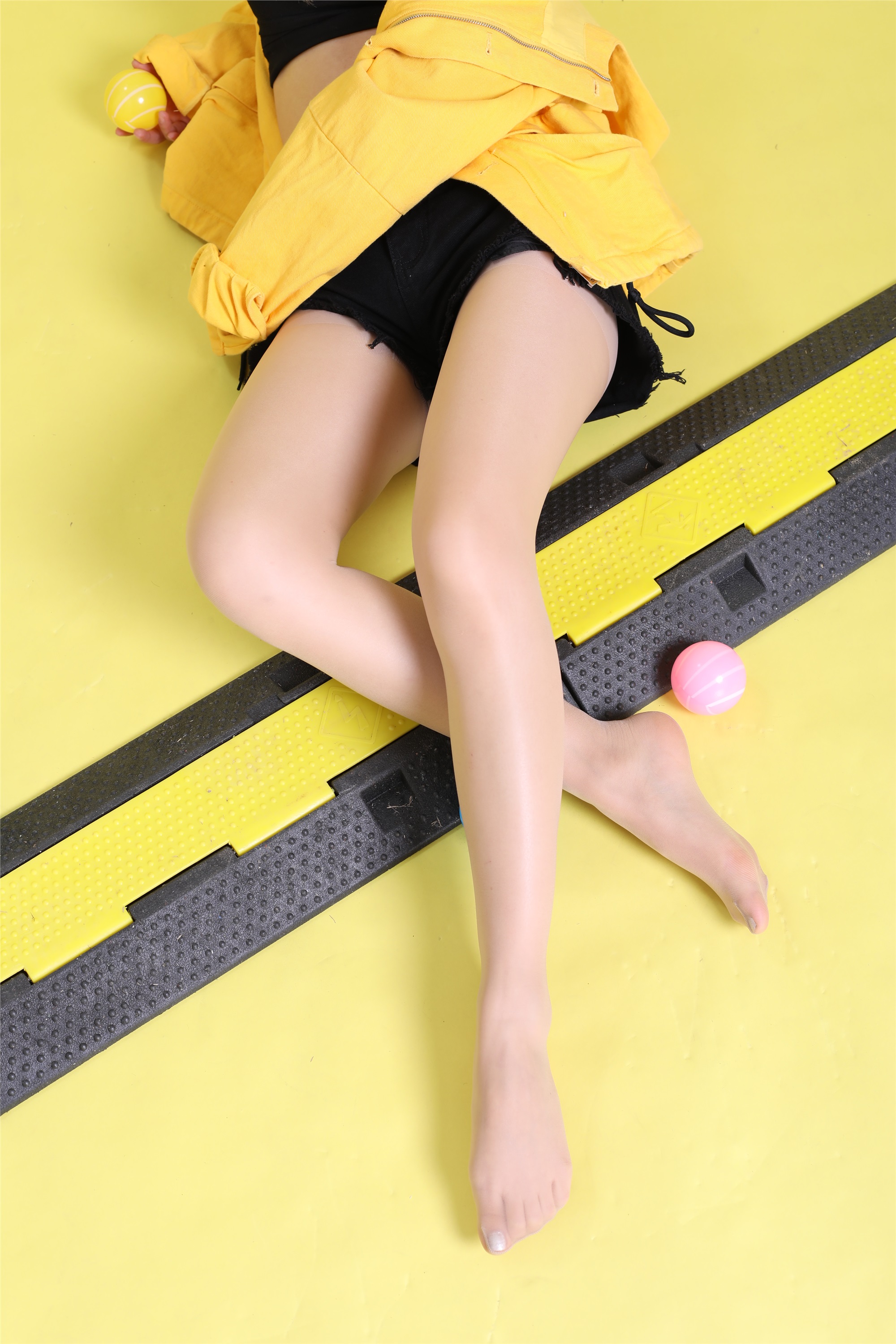 奈丝写真 NO.021 高高-黄橙色的运动系少女